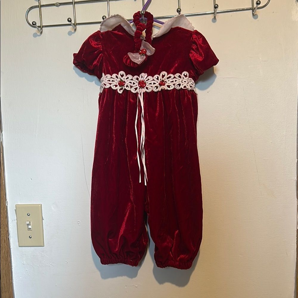 💋3/$30 90s vintage Red Velvet Baby Romper with White Lace
